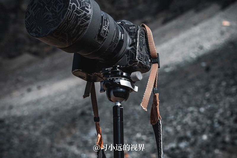 户外重装徒步，背了一款1.1kg重的轻型便携脚架-佳鑫悦AX-255C