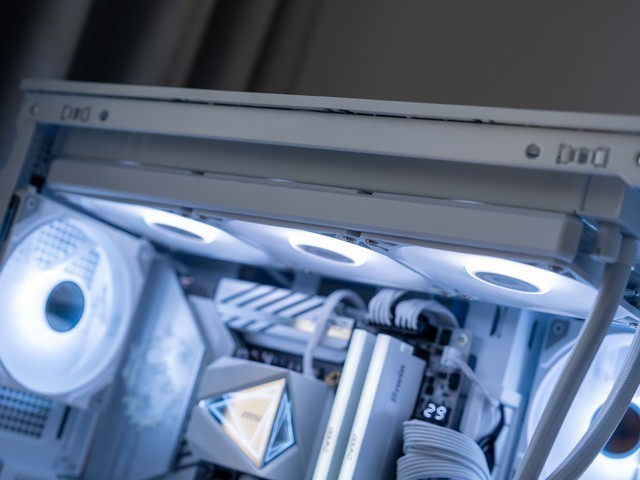 U9 285K降温5度，微星寒冰I360水冷偏移扣具对比测试