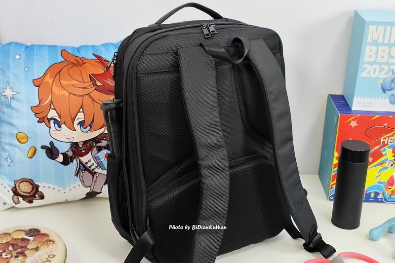 能拆分能组合，33升一包三用：90分巨能装双肩包体验