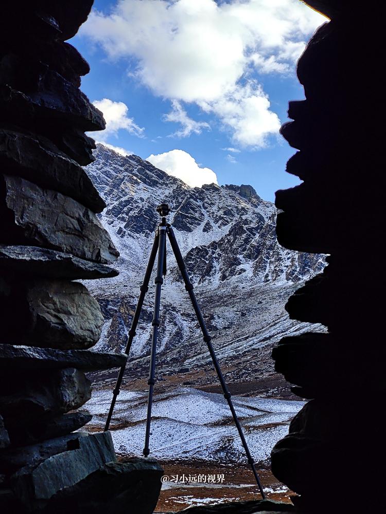 户外重装徒步，背了一款1.1kg重的轻型便携脚架-佳鑫悦AX-255C