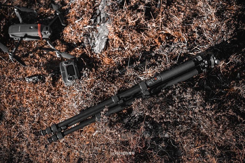 户外重装徒步，背了一款1.1kg重的轻型便携脚架-佳鑫悦AX-255C