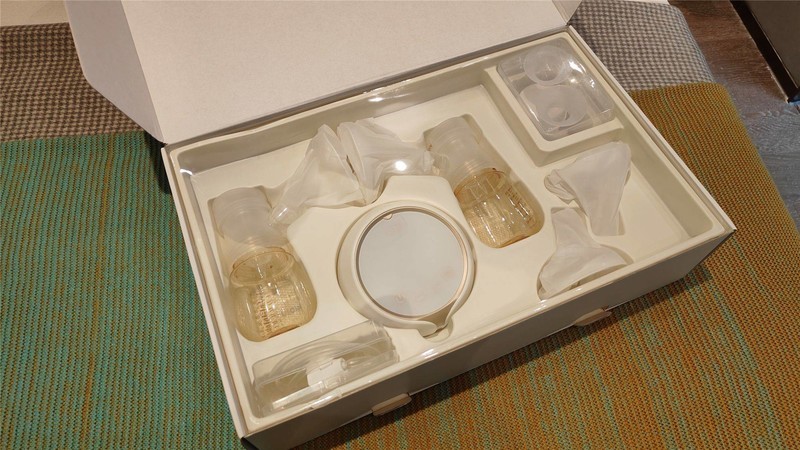 职场背奶妈妈的好帮手：羽轻UIQIN云感电动双边无痛吸奶器