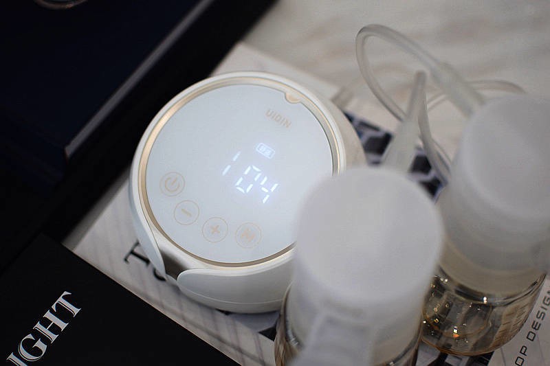 职场背奶妈妈的好帮手：羽轻UIQIN云感电动双边无痛吸奶器