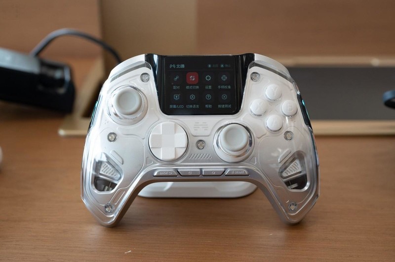 配置出众的智能手柄，北通鲲鹏50，玩家的战斗好搭档