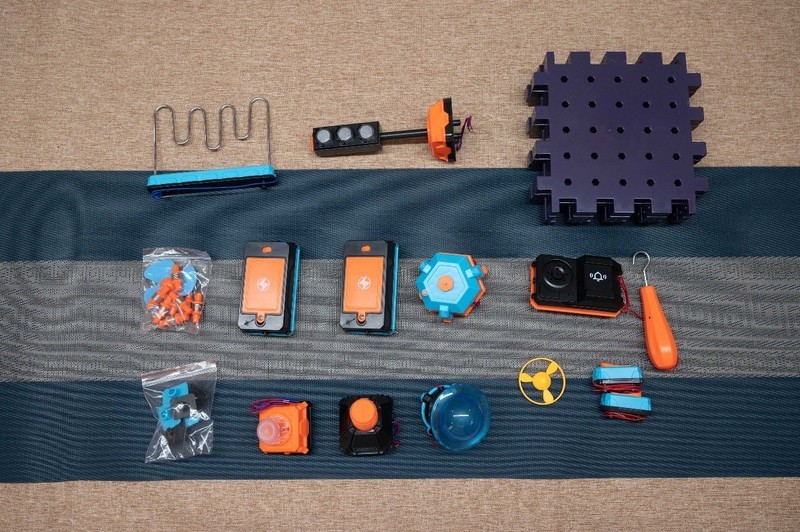 让孩子们动手又动脑，用学优马电子积木，探索电路的奥秘