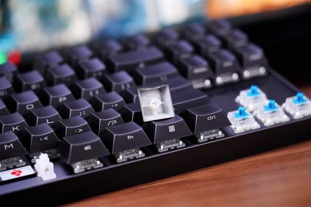 CHERRY 旗舰套装分享，MX8.2 +MC8.1你不得不入的电竞外设！