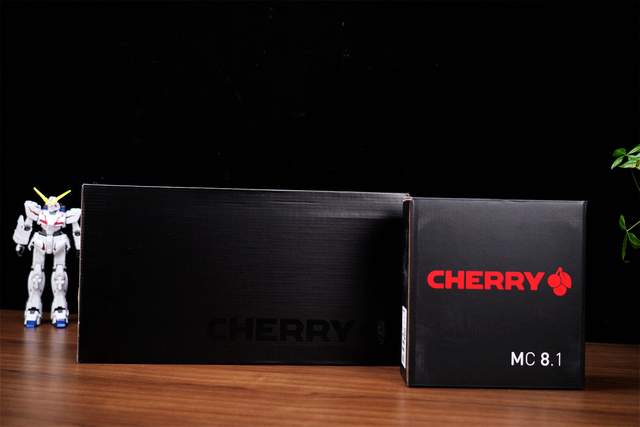 CHERRY 旗舰套装分享，MX8.2 +MC8.1你不得不入的电竞外设！