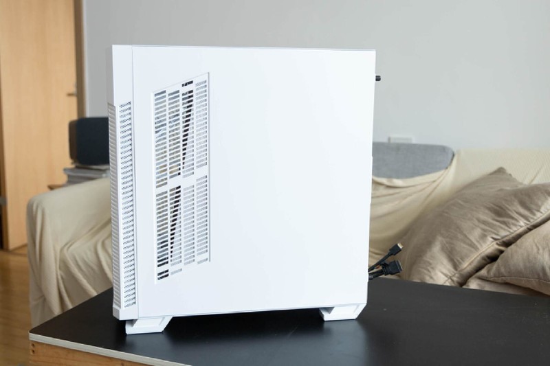 配置全面，优化合理，微星刀锋100R中塔机箱使用体验