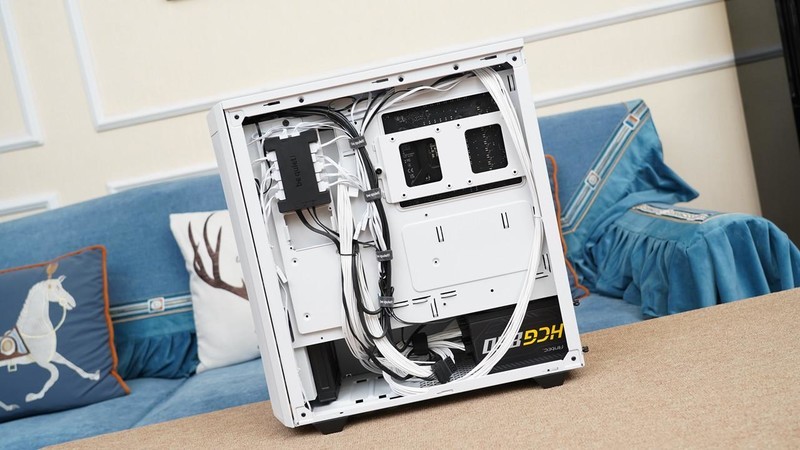 媳妇高兴就好，德商德静界打造的白色高颜值静音主机分享