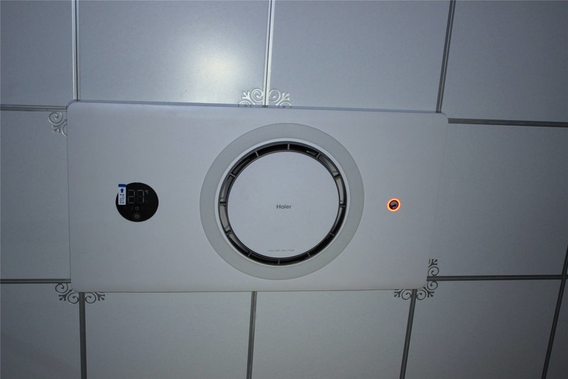 担心浴霸升温不全面，用飓能环海尔C360浴室除菌更温暖