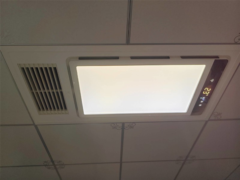 担心浴霸升温不全面，用飓能环海尔C360浴室除菌更温暖