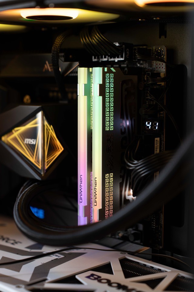 Z890轻松超频8000MHz，紫光国芯云彣DDR5 7200墨云藏境内存体验分享