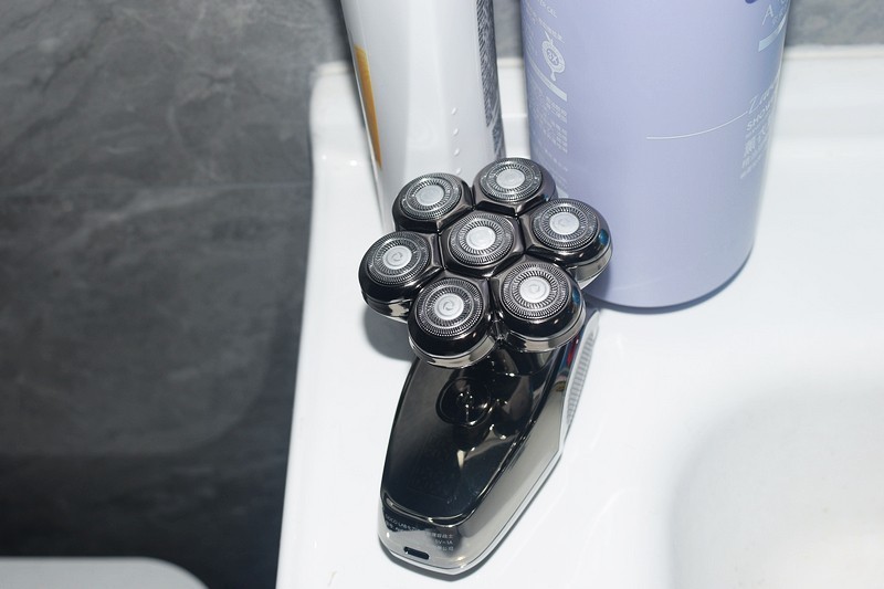 七刀头全能理容战士 DOCOLAB 光头神器