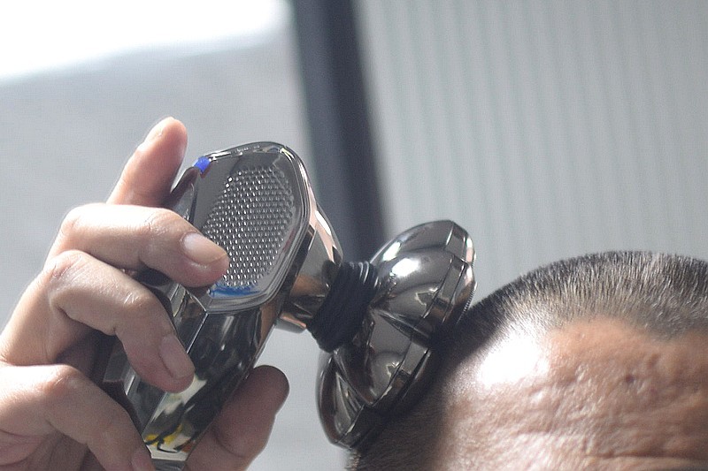 七刀头全能理容战士 DOCOLAB 光头神器