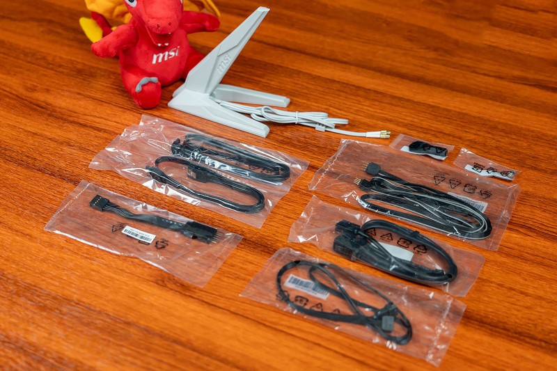 9800X3D的黄金搭档，CPU内存一键超频，微星MPG X870E 暗黑主板体验