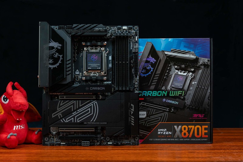 9800X3D的黄金搭档，CPU内存一键超频，微星MPG X870E 暗黑主板体验