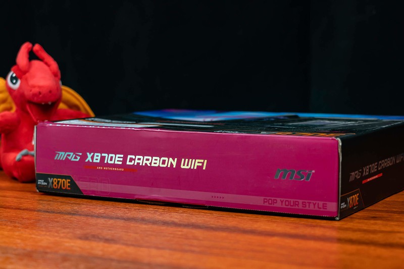 9800X3D的黄金搭档，CPU内存一键超频，微星MPG X870E 暗黑主板体验