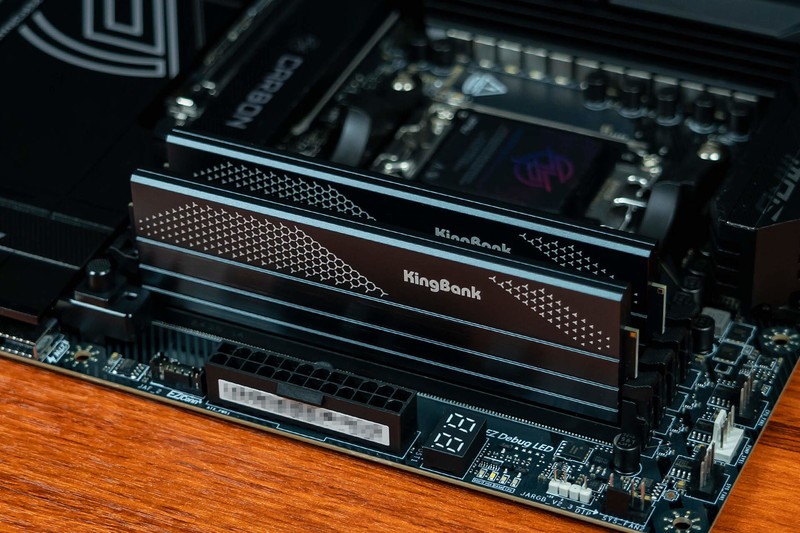 9800X3D的黄金搭档，CPU内存一键超频，微星MPG X870E 暗黑主板体验