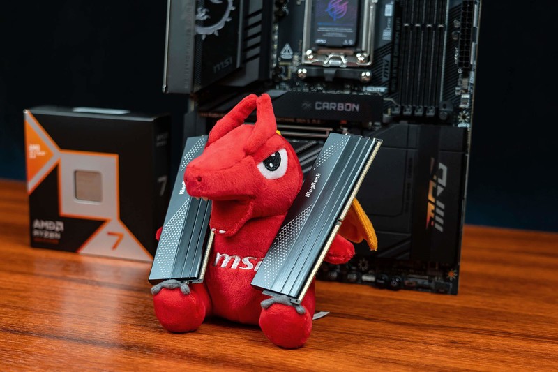 9800X3D的黄金搭档，CPU内存一键超频，微星MPG X870E 暗黑主板体验