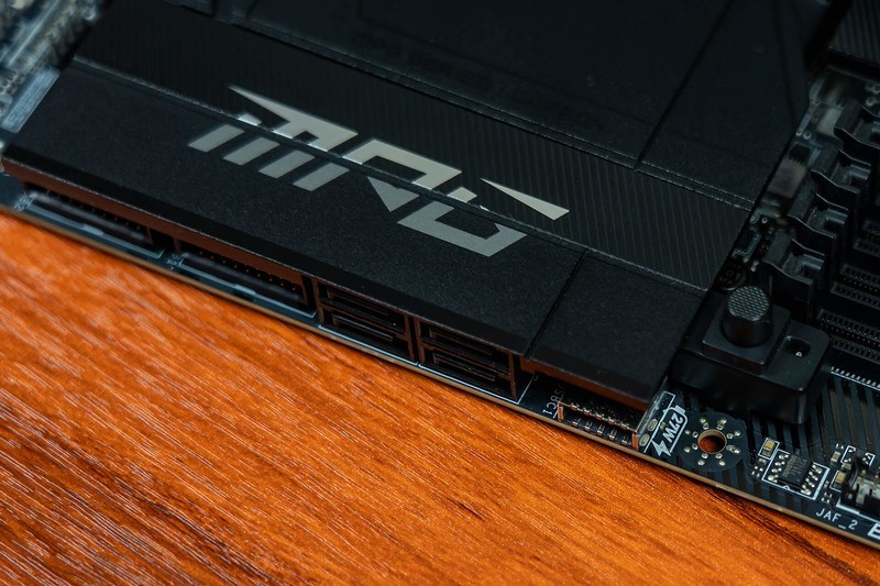 9800X3D的黄金搭档，CPU内存一键超频，微星MPG X870E 暗黑主板体验