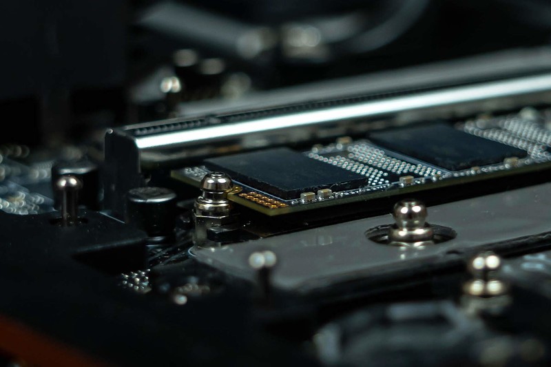 9800X3D的黄金搭档，CPU内存一键超频，微星MPG X870E 暗黑主板体验