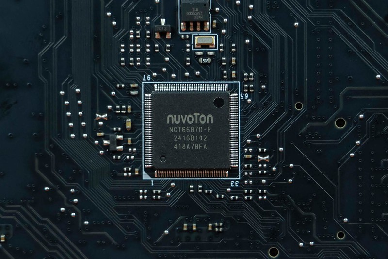 9800X3D的黄金搭档，CPU内存一键超频，微星MPG X870E 暗黑主板体验