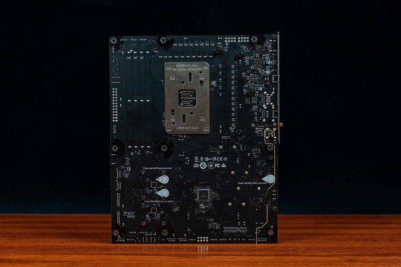 9800X3D的黄金搭档，CPU内存一键超频，微星MPG X870E 暗黑主板体验