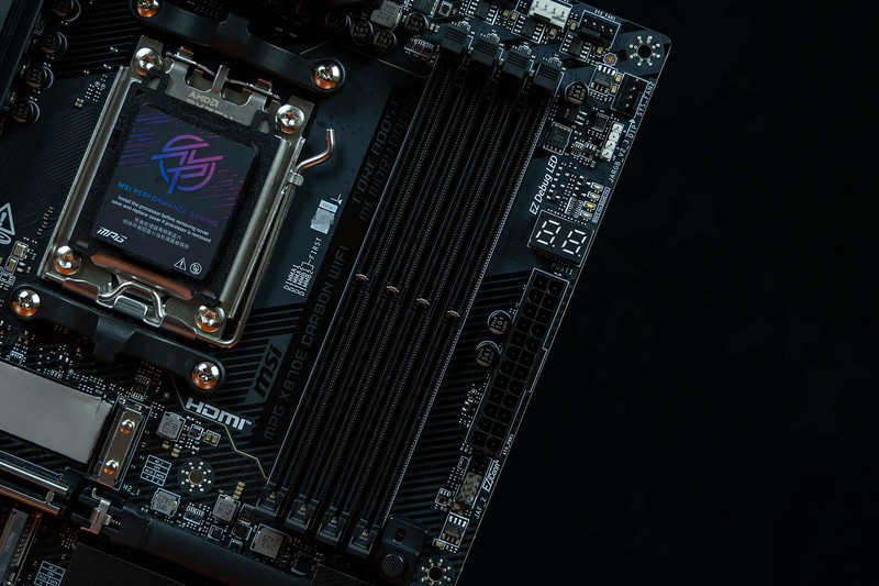 9800X3D的黄金搭档，CPU内存一键超频，微星MPG X870E 暗黑主板体验