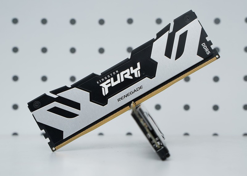 地表最强PCIe 5.0 SSD！ 金士顿FURY Renegade G5旗舰评测