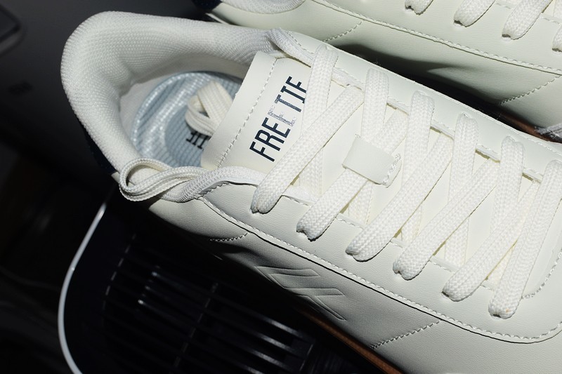 复古感和实用性并存 FREE TIE德比训练鞋