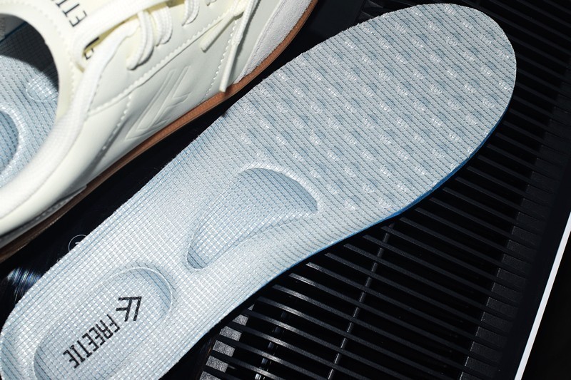 复古感和实用性并存 FREE TIE德比训练鞋