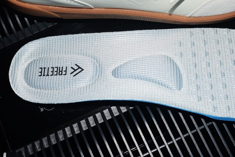 复古感和实用性并存 FREE TIE德比训练鞋