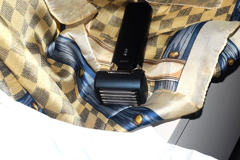 未野往复式剃须刀实测 五刀头狂魔精准剃净 带来前所未有的净剃体验