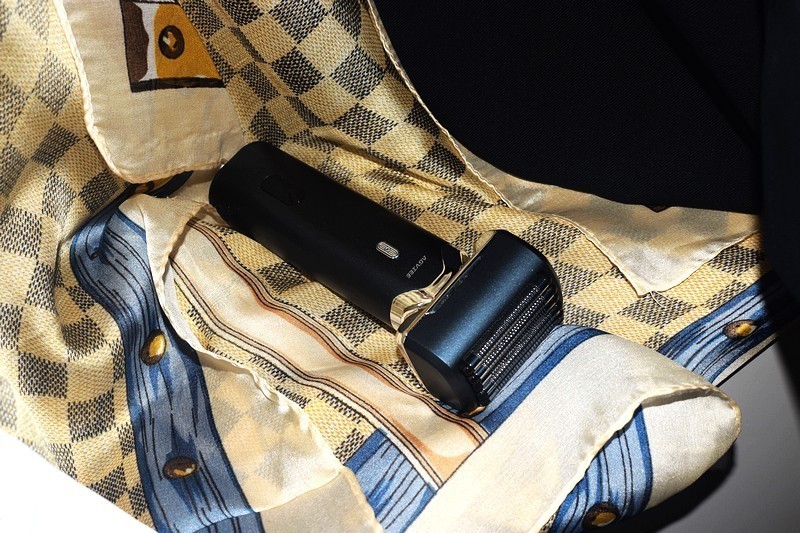 未野往复式剃须刀实测 五刀头狂魔精准剃净 带来前所未有的净剃体验