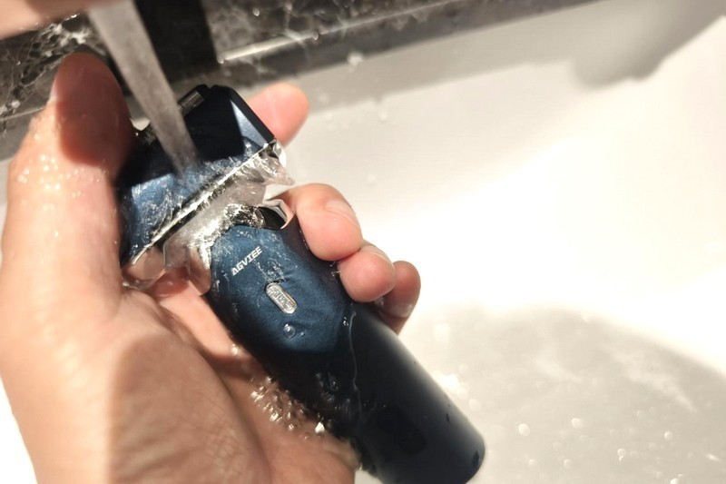 未野往复式剃须刀实测 五刀头狂魔精准剃净 带来前所未有的净剃体验