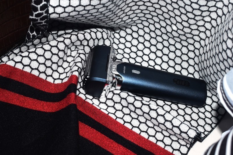 剃须“净”界新定义！未野MRX测评 21000转超高转速 快速剃净0残留