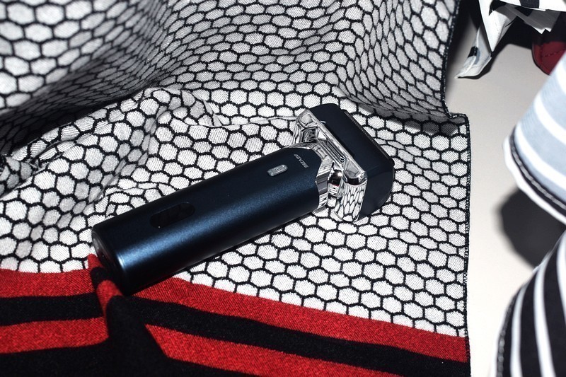 剃须“净”界新定义！未野MRX测评 21000转超高转速 快速剃净0残留