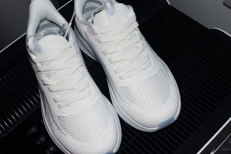 舒适与性能的完美结合 FREE TIE云跃慢跑鞋