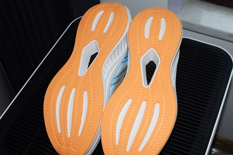 运动与舒适并行，FREE TIE云跃慢跑鞋 畅享每一步