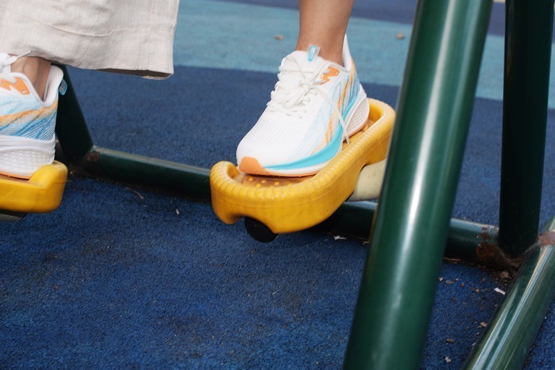 运动与舒适并行，FREE TIE云跃慢跑鞋 畅享每一步