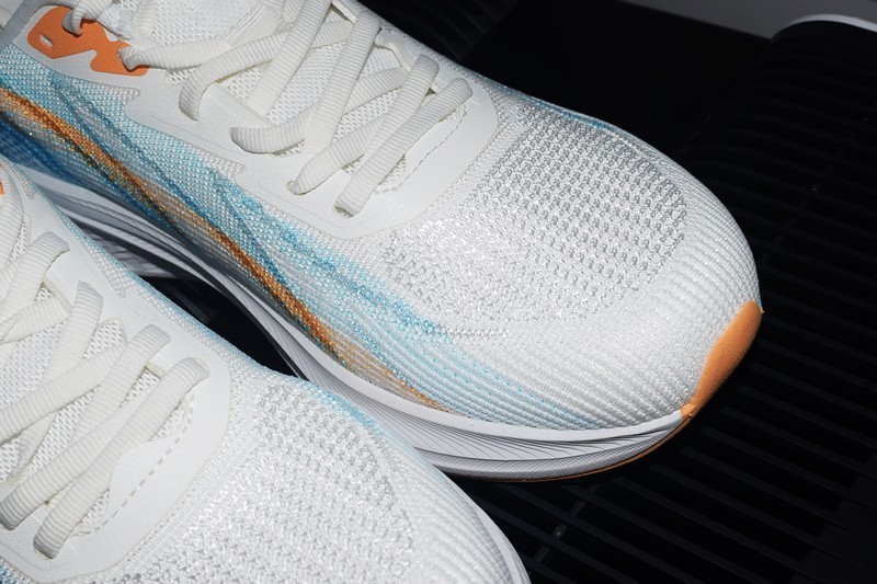 运动与舒适并行，FREE TIE云跃慢跑鞋 畅享每一步