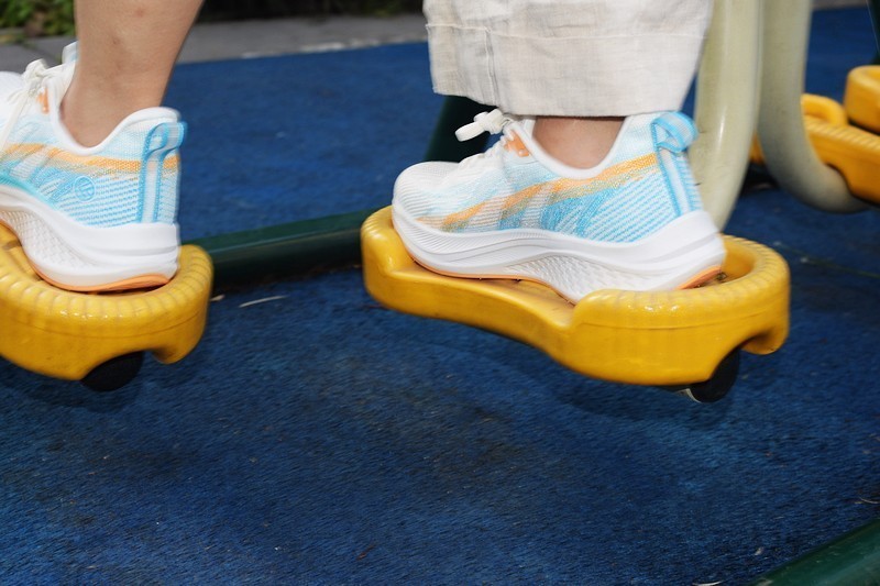 运动与舒适并行，FREE TIE云跃慢跑鞋 畅享每一步