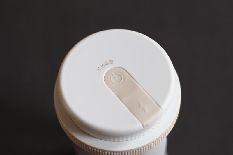 20秒做一杯果汁是种什么体验：说说新到手的大宇榨汁杯