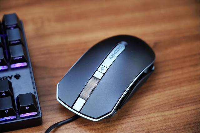 CHERRY 旗舰套装分享，MX8.2 +MC8.1你不得不入的电竞外设！