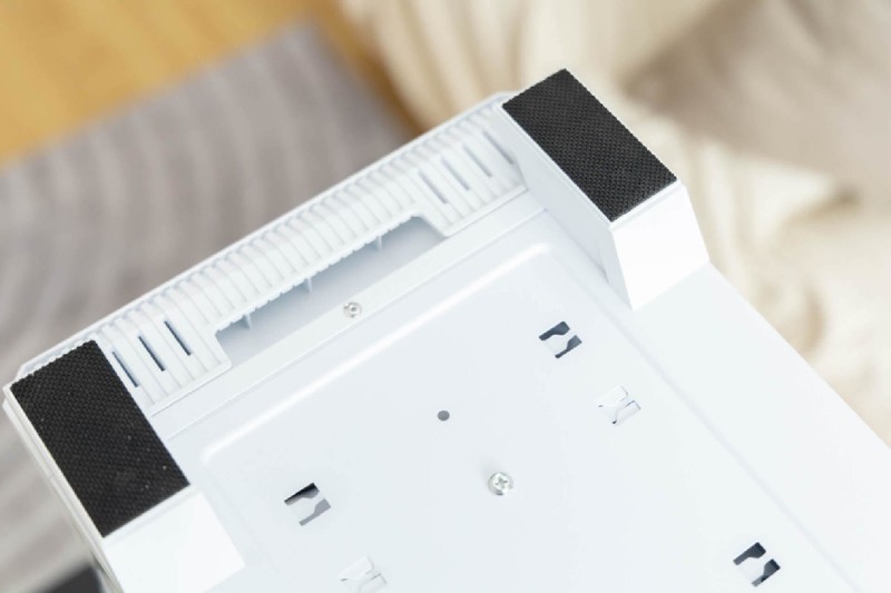 配置全面，优化合理，微星刀锋100R中塔机箱使用体验