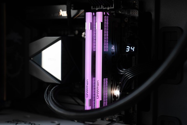 Z890轻松超频8000MHz，紫光国芯云彣DDR5 7200墨云藏境内存体验分享