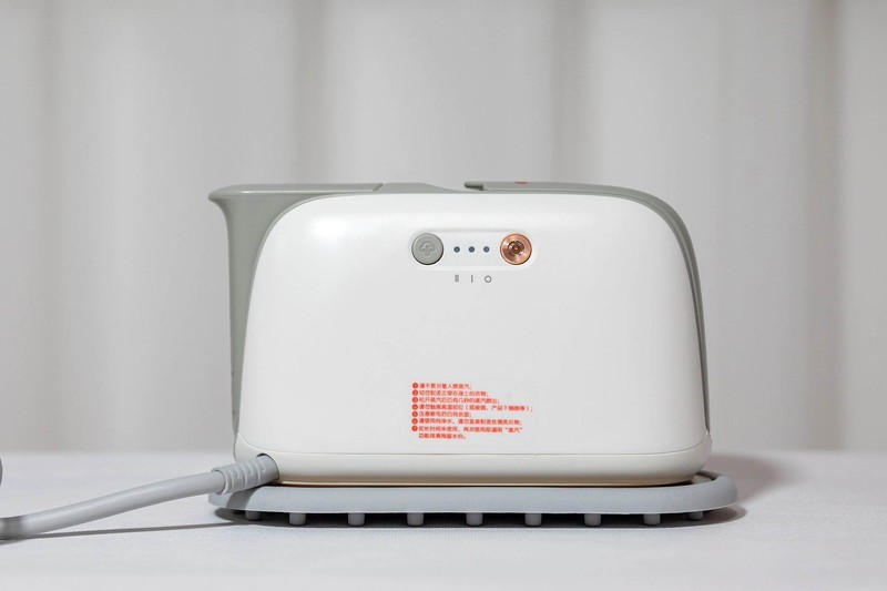 七彩叮当蒸汽熨烫机，让你压箱底的衣服重焕光彩