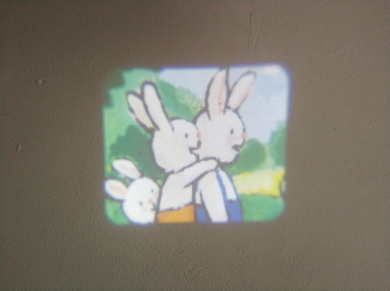 好看有趣的儿童启蒙绘本，趣学伴绘本故事放映机体验