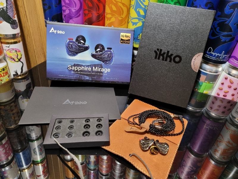 玩出新花样儿！光敏变色玻璃面板圈铁耳机iKKO OH10S体验