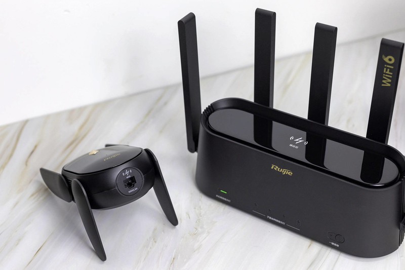 轻松一碰就能组网，锐捷蜂鸟旗舰版子母路由器真有这么好吗？